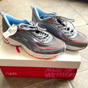 NWT women’s size 7.5 Ryka athletic shoes 👟